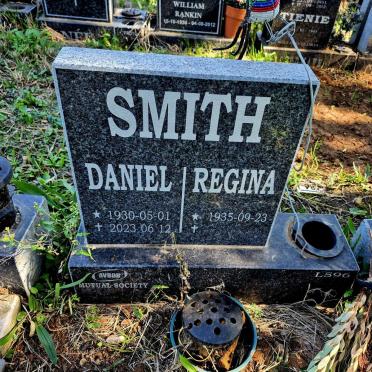 SMITH Daniel 1930-2023 & Regina 1935-