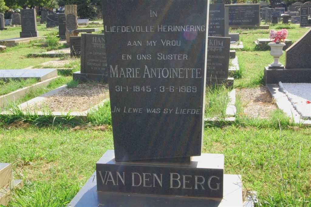 BERG Marie Antoinette, van den 1945-1969