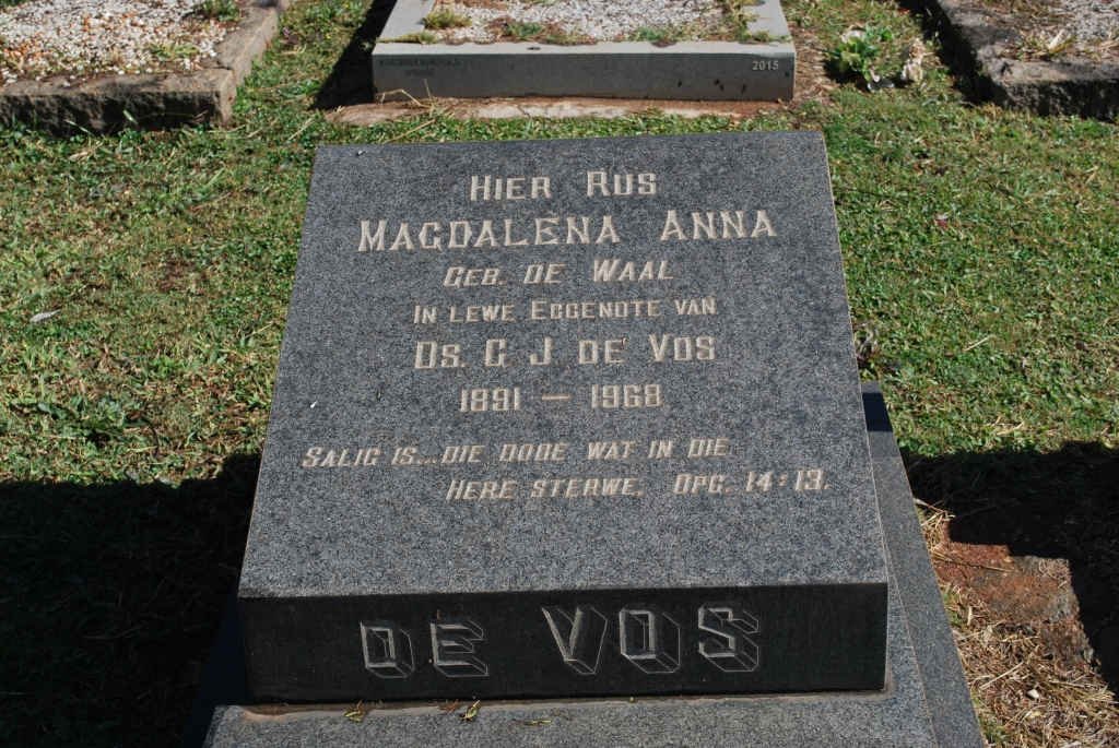 VOS Magdalena Anna, de nee DE WAAL 1891-1968