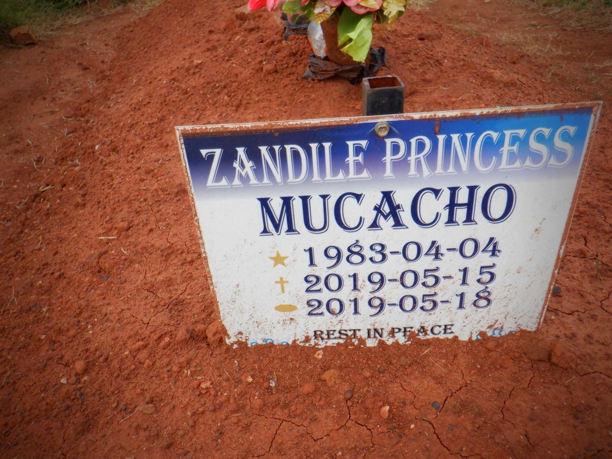 MUCACHO Zandile Princess 1983-2019
