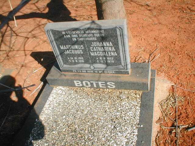 BOTES Marthinus Jacobus 1919-1991 &amp; Johanna Catharina Magdalena 1922-1979