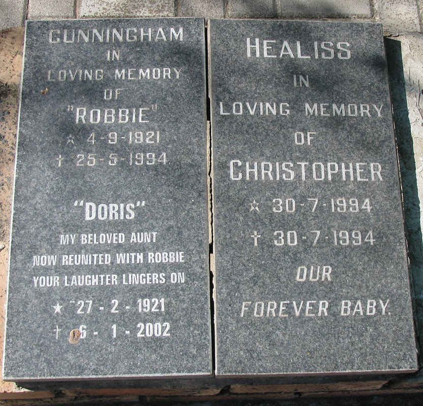 CUNNINGHAM Robbie 1921-1994 &amp; Doris 1921-2002 :: HEALISS Christopher 1994-1994