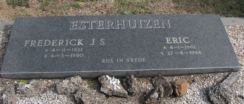 ESTERHUIZEN Frederick J.S. 1922-1990 :: ESTERHUIZEN Eric 1962-1994
