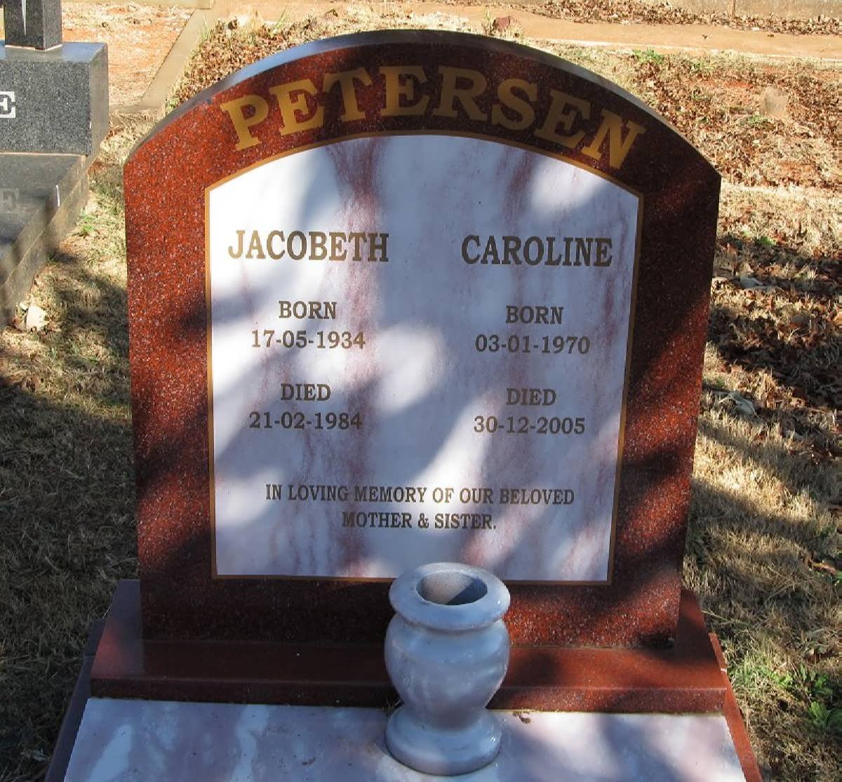 PETERSEN Jacobeth 1934-1984 :: PETERSEN Caroline 19970-2005