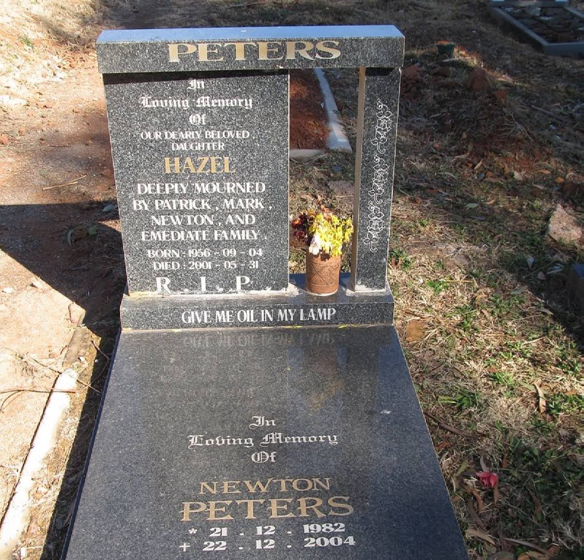 PETERS Hazel 1956-2001 :: PETERS Newton 1982-2004