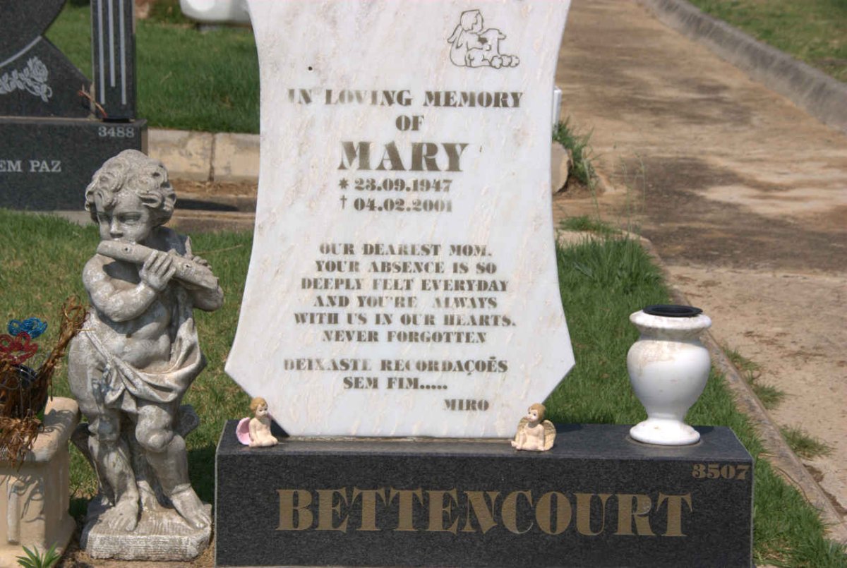 BETTENCOURT Mary 1947-2001