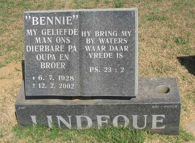 LINDEQUE Bennie 1928-2002