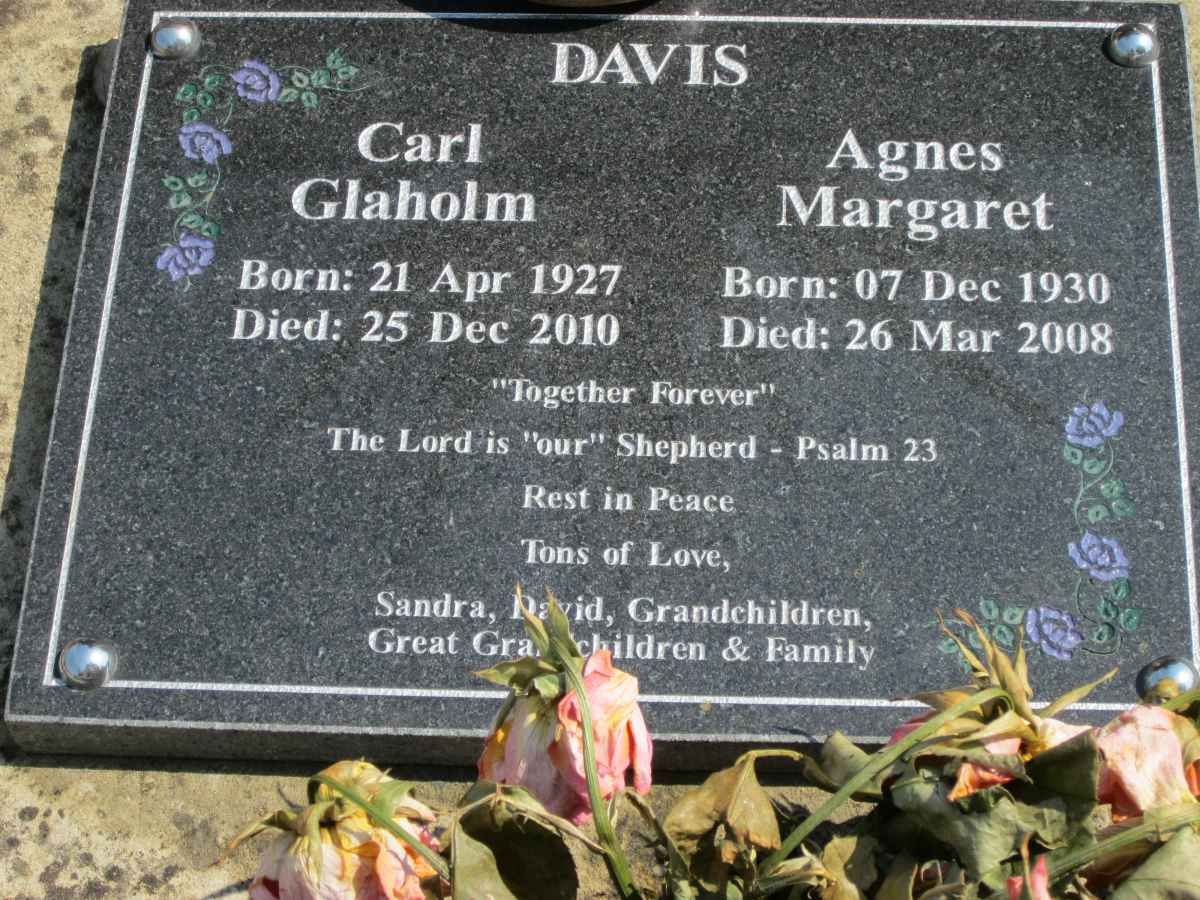 DAVIS Carl Glaholm 1927-2010 &amp; Agnes Margaret 1934-2008