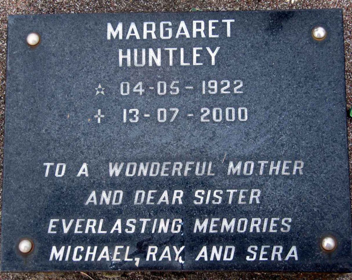 HUNTLEY Margaret 1922-2000