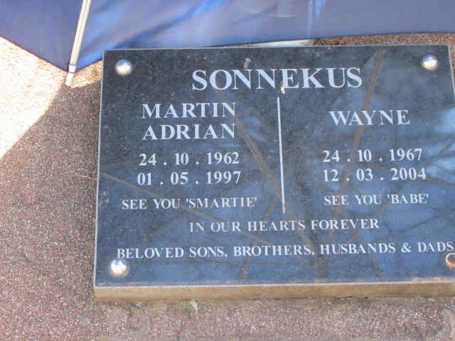 SONNEKUS Martin Adrian 1962-1997 :: SONNEKUS Wayne 1967-2004