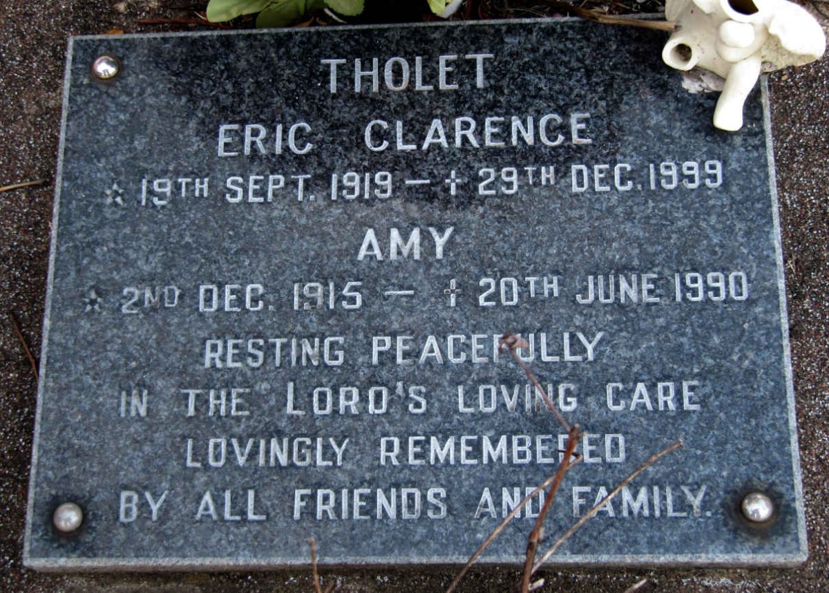 THOLET Eric Clarence 1919-1999 &amp; Amy 1915-1990