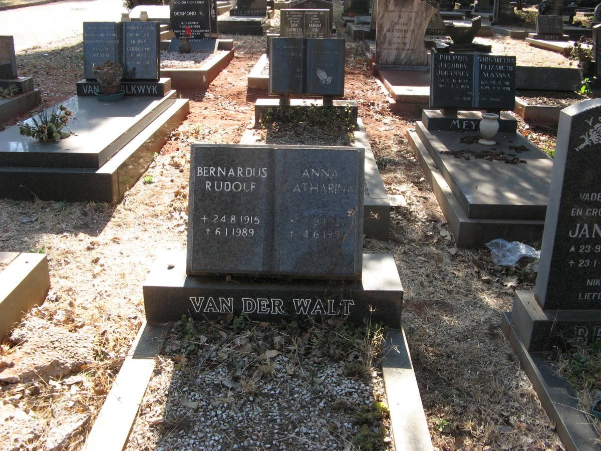 WALT Bernardus Rudolf 1915-1989, van der &amp; Anna Catharina 192?-19??