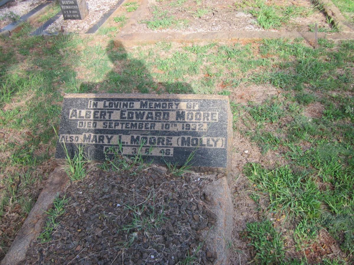 MOORE Albert Edward -1932 &amp; Mary L. -1946