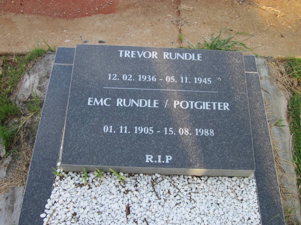 RUNDLE E.M.C. nee POTGIETER 1905-1988 :: RUNDLE Trevor 1936-1945