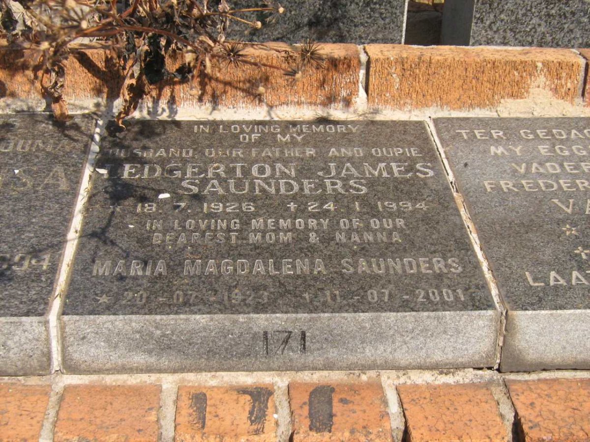 SAUNDERS Edgerton James 1926-1994 &amp; Maria Magdalena 1923-2001