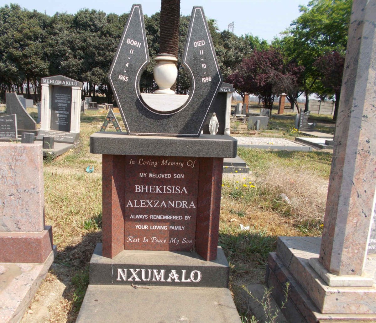 BHEKISISA Alexzandra 1965-1996
