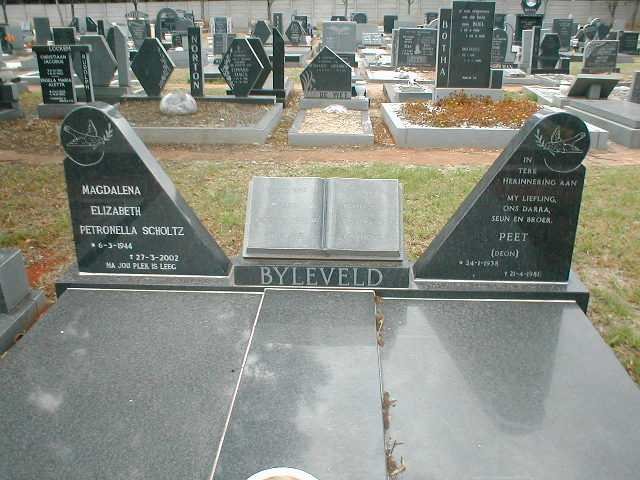BYLEVELD Peet 19??-1941 &amp; Magdalena Elizabeth Petronella SCHOLTZ 1944-2002
