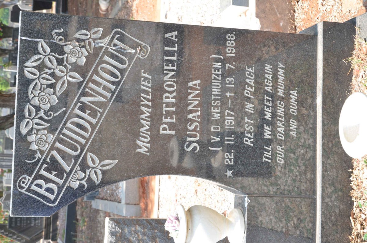 BEZUIDENHOUT Johannes Martinus 1908-1982 &amp;  Petronella Susanna V.D. WESTHUIZEN 1917-1988