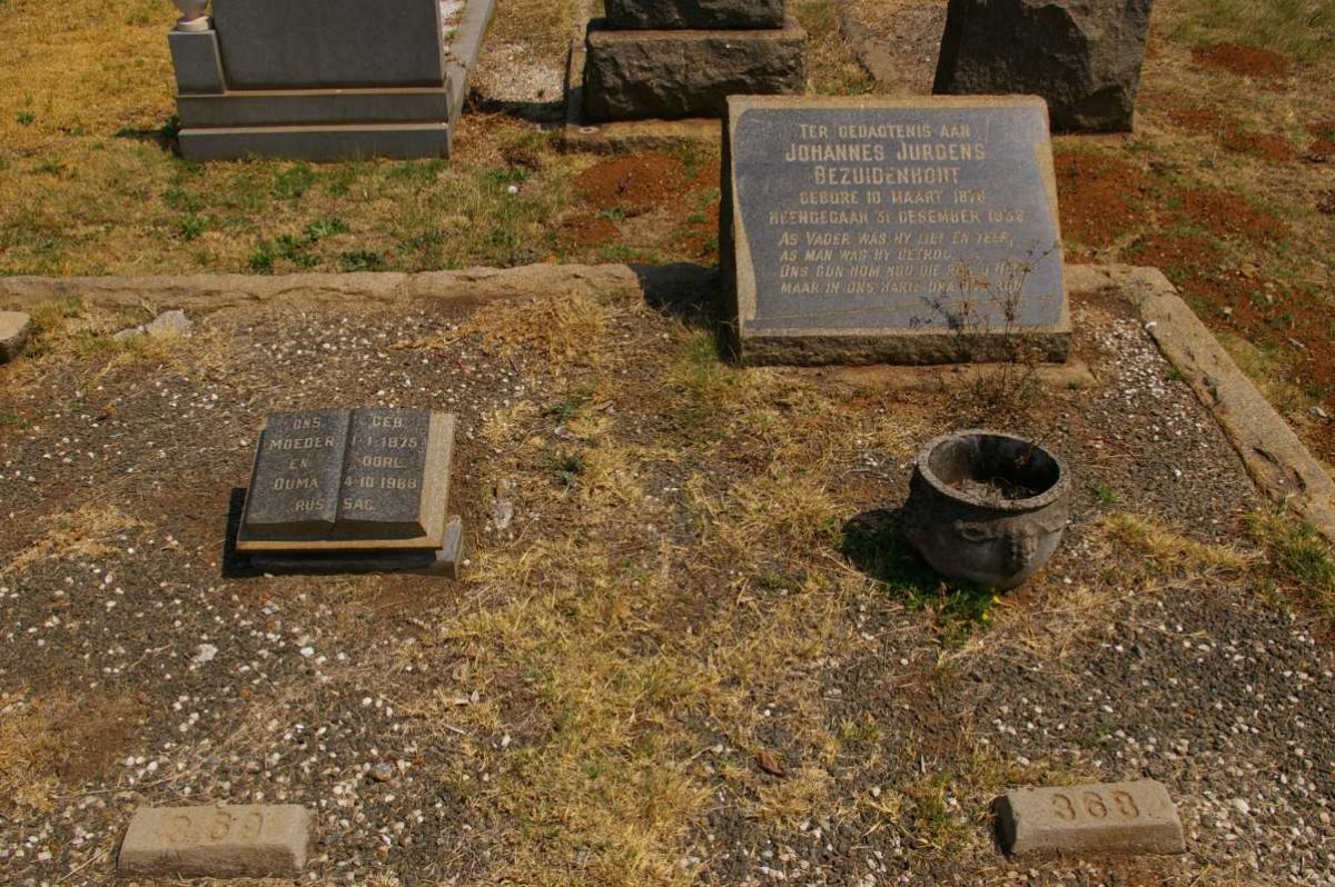 BEZUIDENHOUT Johannes Jurgens 1876-1936 &amp; BEZUIDENHOUT ? 1875-1968