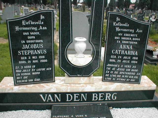 BERG Jacobus Stephanus, van den 1916-2000 &amp; Anna Catharina 1918-1994