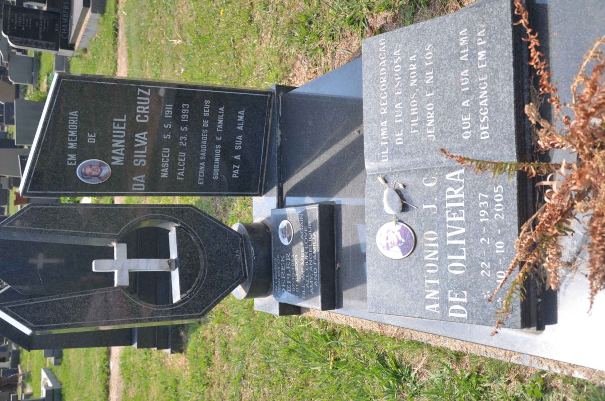 CRUZ Manuel da Silva 1911-1993 :: DE OLIVEIRA Antonio J.C. 1937-2005 :: PEPLER Derek 1953-2003