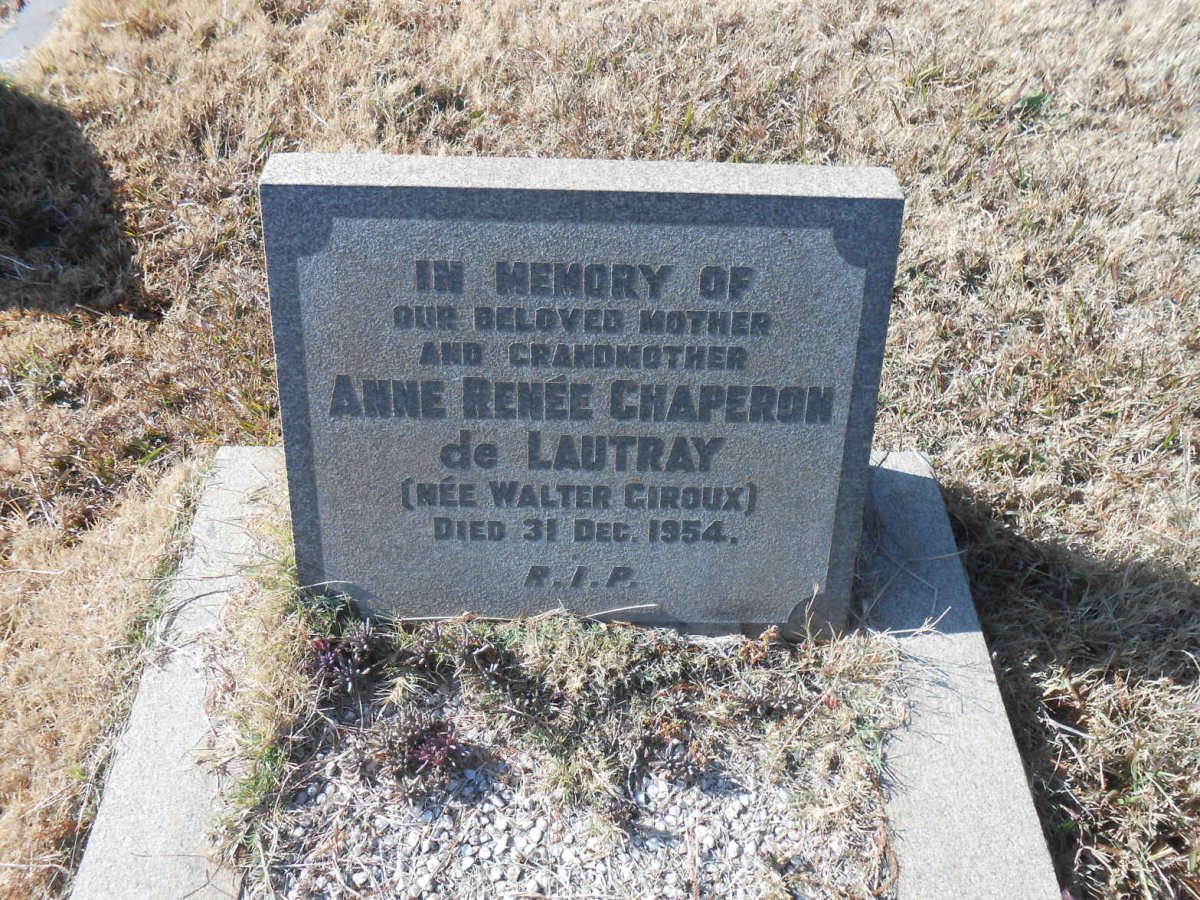 LAUTRAY Anne Renee Chaperon, de nee WALTER CIROUX -1954