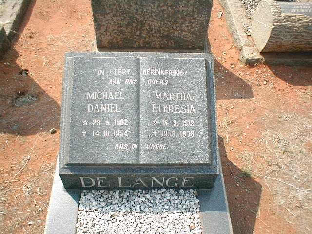 LANGE Michael Daniel, de 1902-1954 &amp; Martha Ethresia 1912-1978