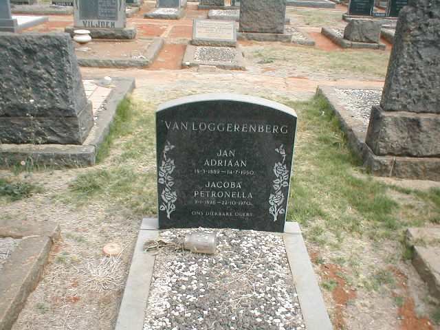 LOGGERENBERG Jan Adriaan, van 1889-1950 &amp; Jacoba Petronella 1896-1970