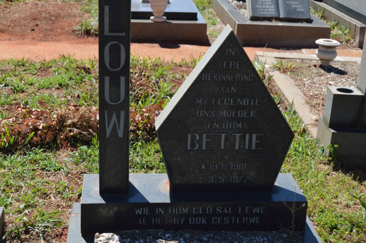 LOUW Johannes Pieter 1914-2002 &amp; Bettie 1918-1977