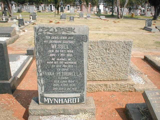 MYNHARDT Wessel 1894-1955 &amp; Anna Petronella LOUW 1904-1970