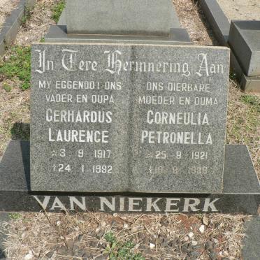 NIEKERK Gerhardus Laurence, van 1917-1982 &amp; Corneulia Petronella 1921-1988