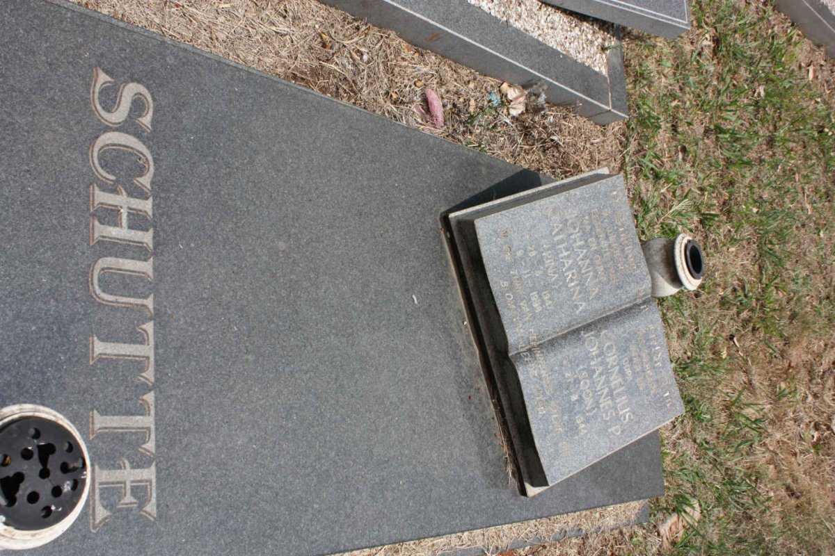 SCHUTTE Cornelius Johannes P. 1944- &amp; Johanna Catharina 1947-1998
