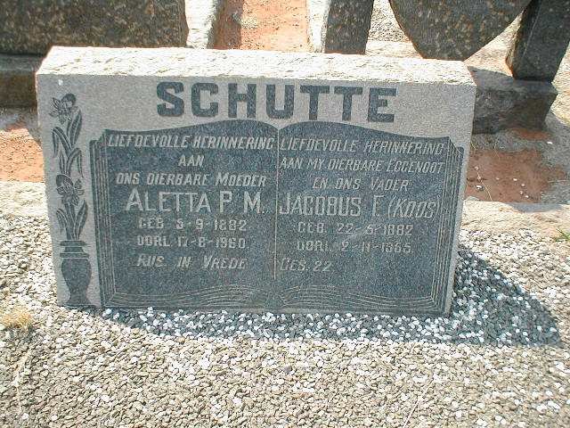 SCHUTTE Jacobus F. 1882-1955 &amp; Aletta P.M. 1882-1960
