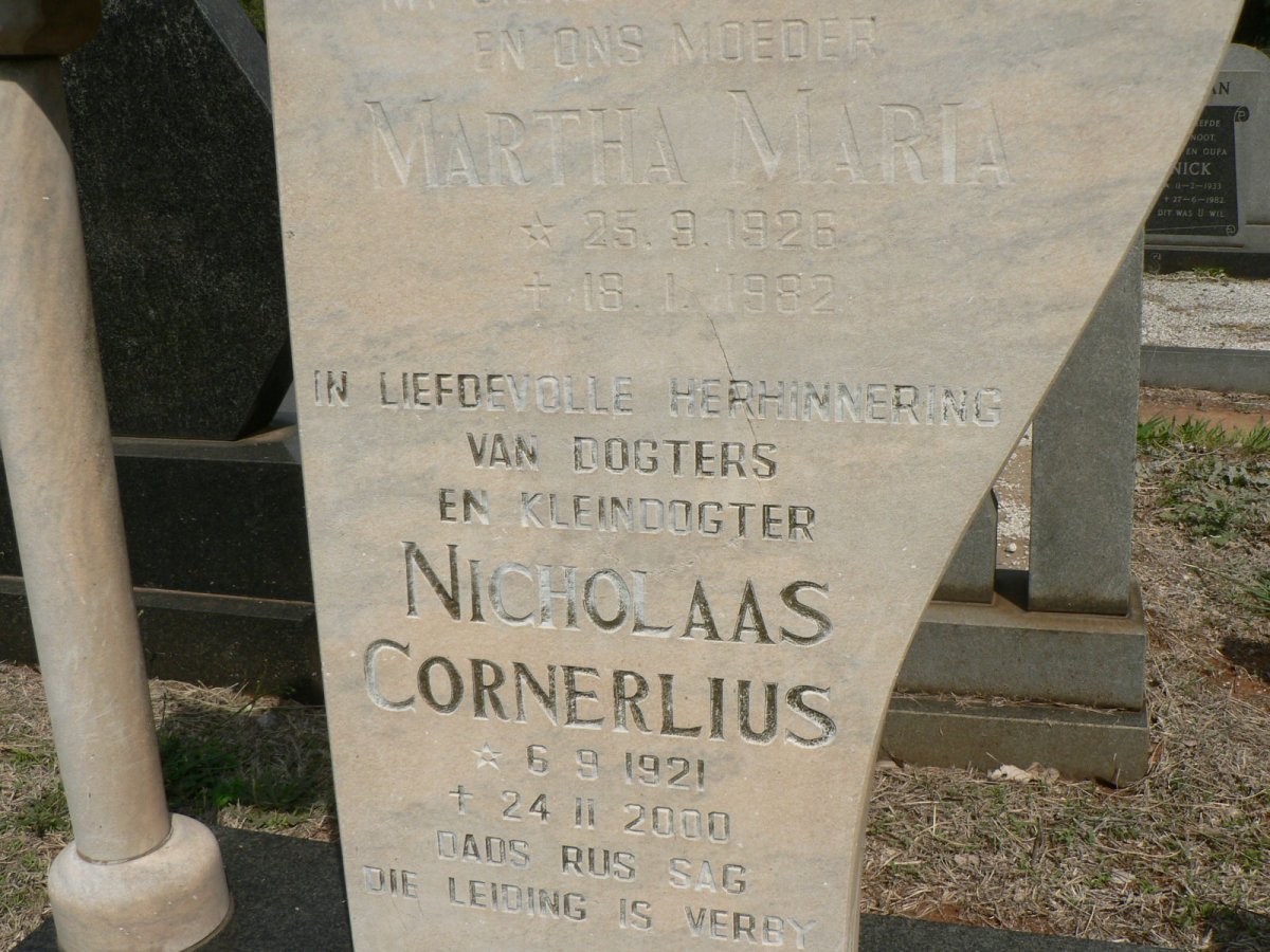 HUYSSTEEN Nicolaas Cornerlius, van 1921-2000 &amp; Martha Maria 1926-1982