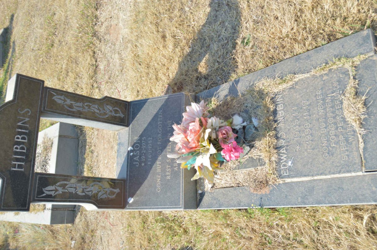 HIBBINS Edward 1945-1998 :: HIBBINS Jason 1975-1982