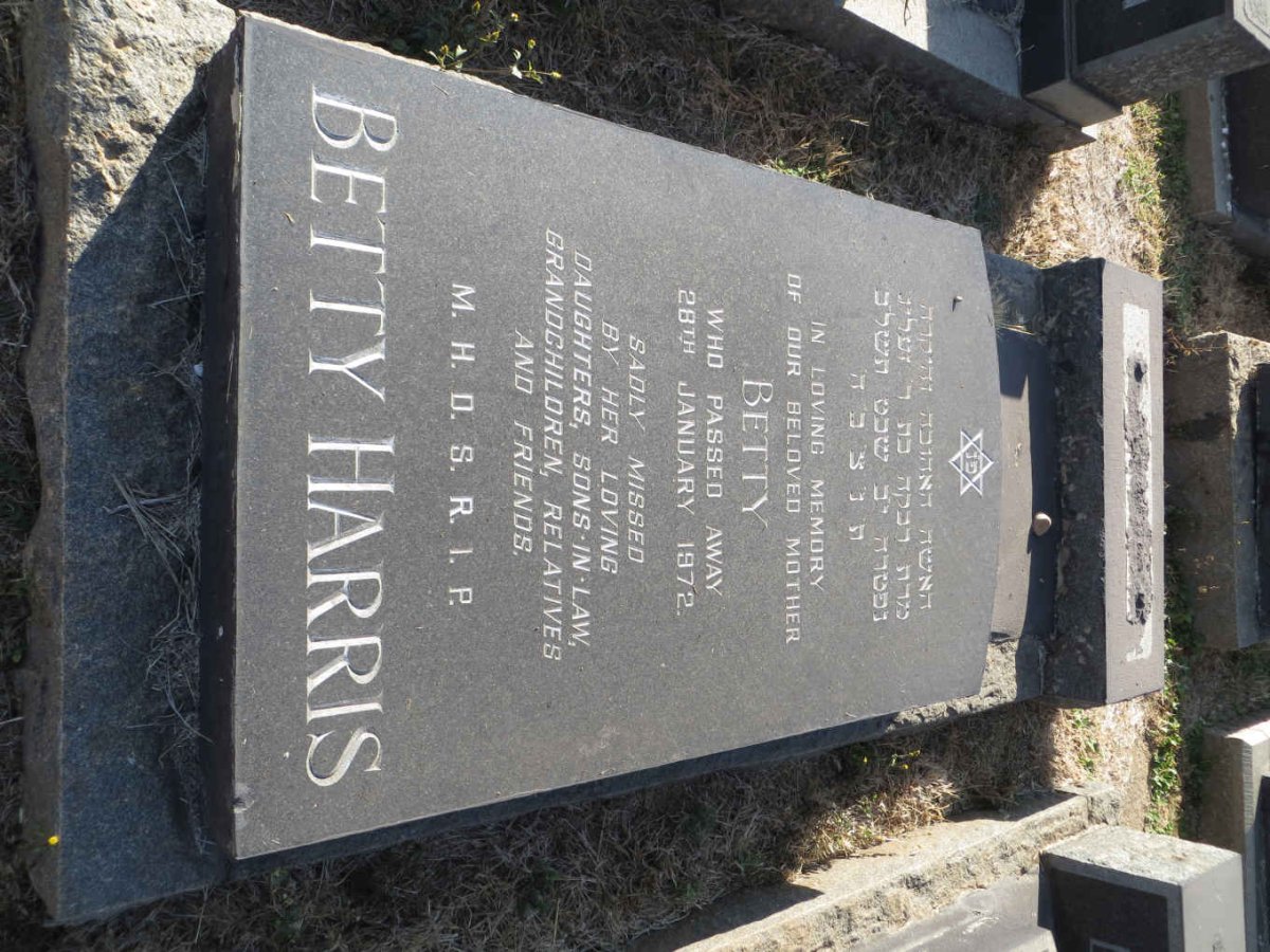 HARRIS Betty -1972