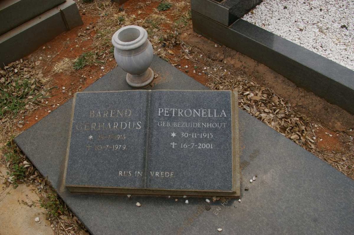 HEEVER Barend Gerhardus, van den 1916-1979 &amp; Petronella BEZUIDENHOUT 1915-2001