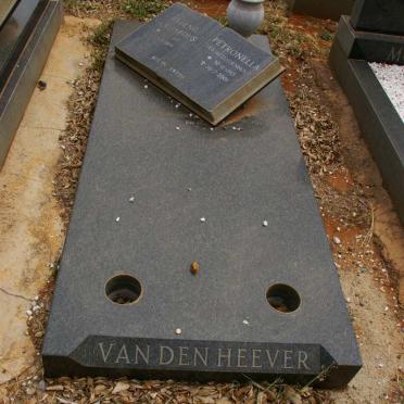 HEEVER Barend Gerhardus, van den 1916-1979 &amp; Petronella BEZUIDENHOUT 1915-2001