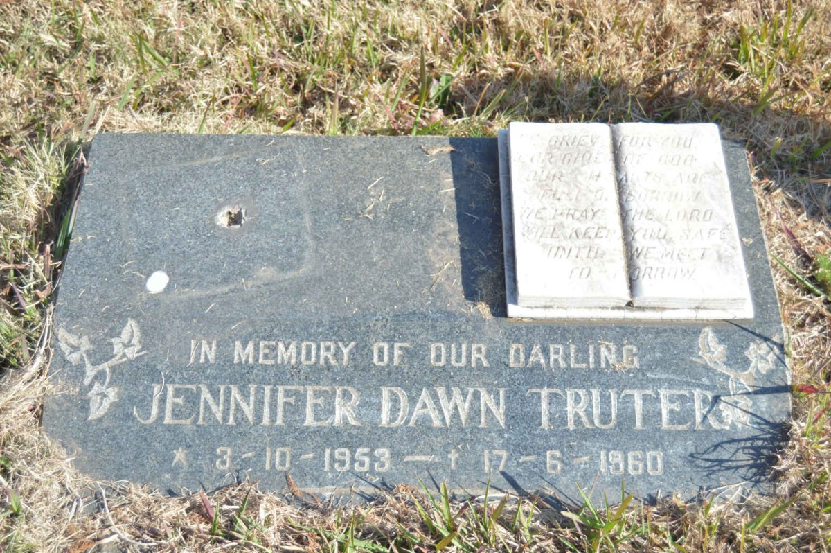 TRUTER Alan Michael 1954-1984 :: CHAPMAN Ann June -1956 :: TRUTER Jennifer Dawn 1953-1960