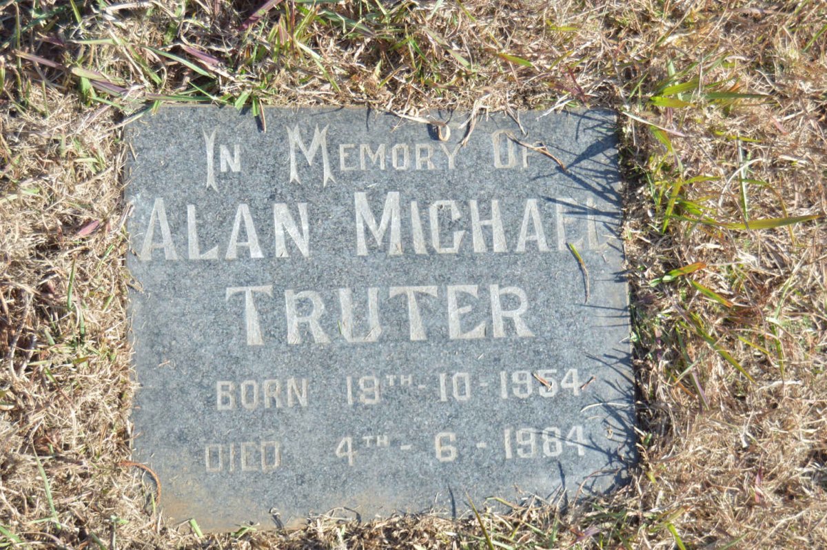 TRUTER Alan Michael 1954-1984 :: CHAPMAN Ann June -1956 :: TRUTER Jennifer Dawn 1953-1960
