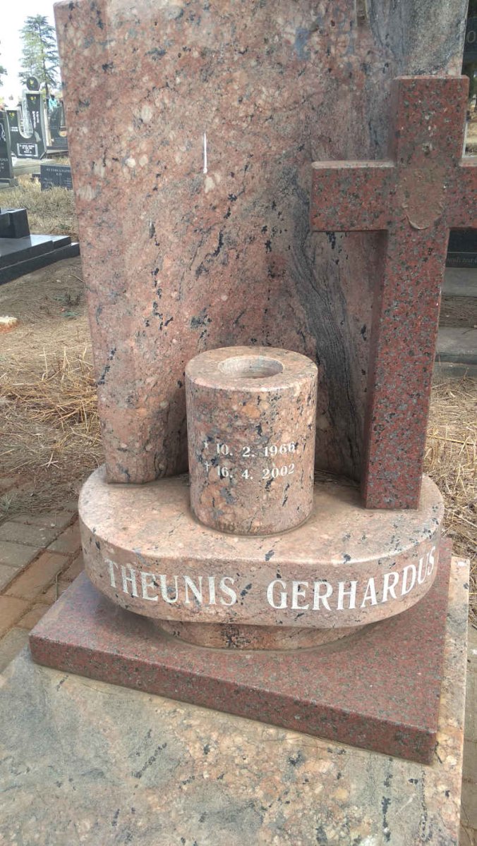 ? Theunis Gerhardus 1966-2002