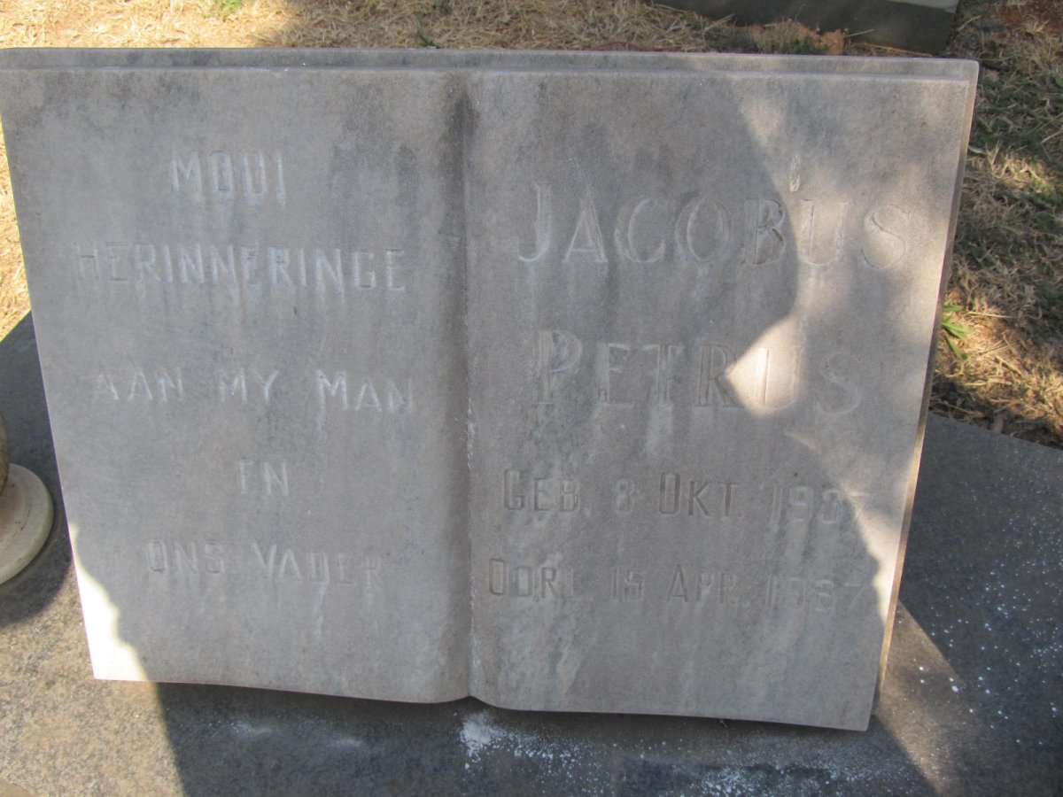 BERG Jacobus Petrus, van den 1937-19?7 :: MURPHY Fransina 1940-1990
