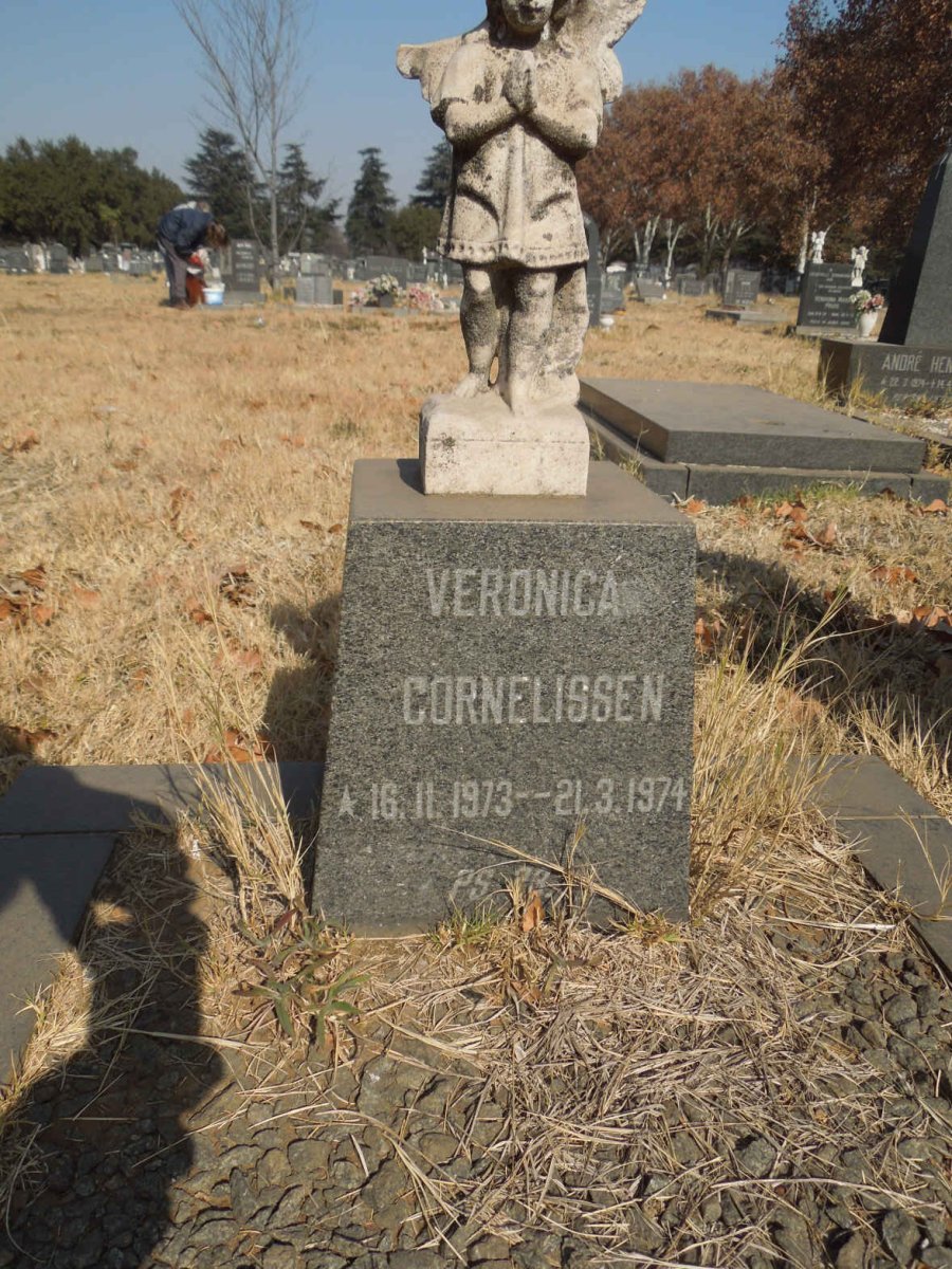 CORNELISSEN Veronica 1973-1974