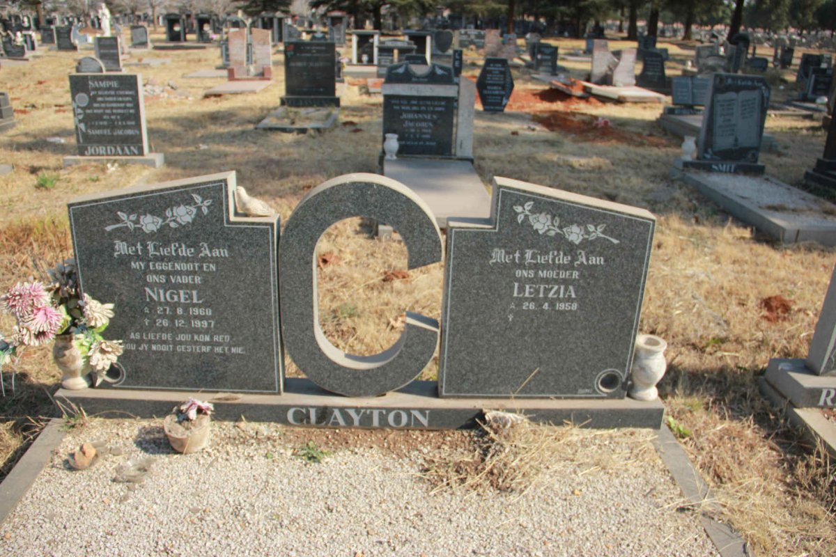 CLAYTON Nigel 1960-1997 &amp; Letzia 1958-