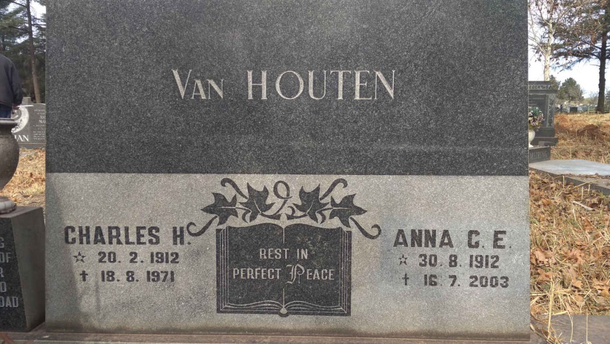 HOUTEN Charles H., van 1912-1971 &amp; Anna C.E. 1912-2003