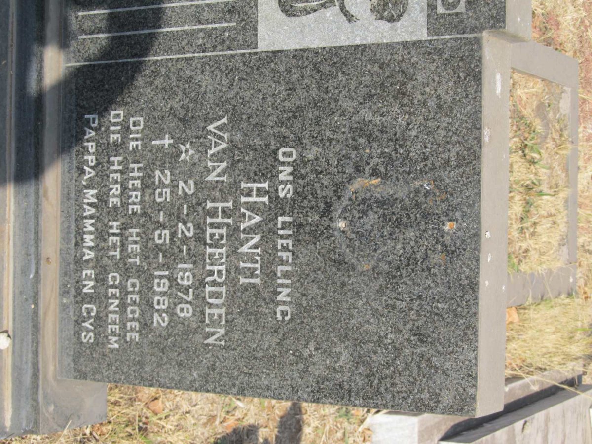 HEERDEN Edith, van 1957-2012 :: VAN HEERDEN Hanti 1978-1982