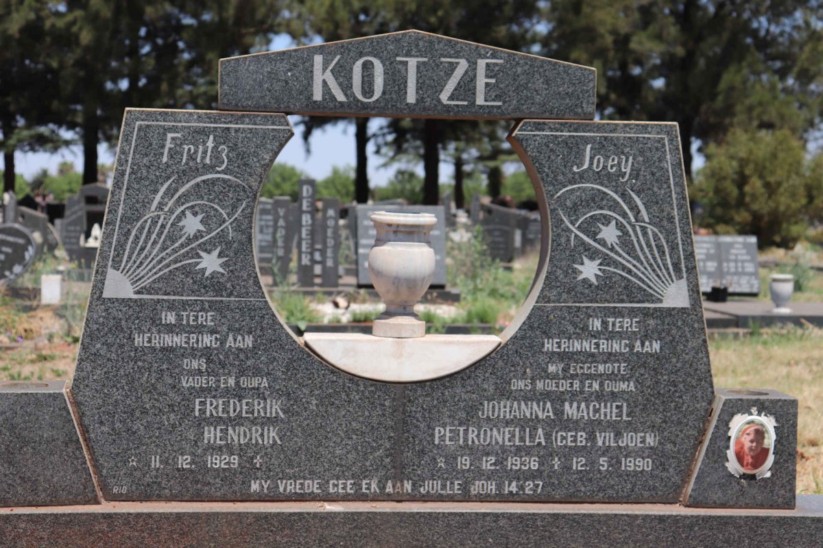 KOTZE Frederik Hendrik 1929-  & Johanna Machel Petronella VILJOEN 1963-1990