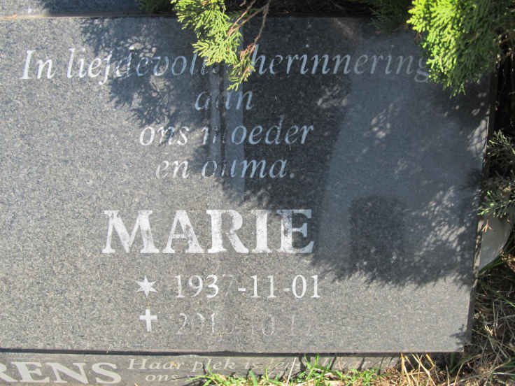 LOUWRENS Hennie 1940-2007 &amp; Marie 1937-201?