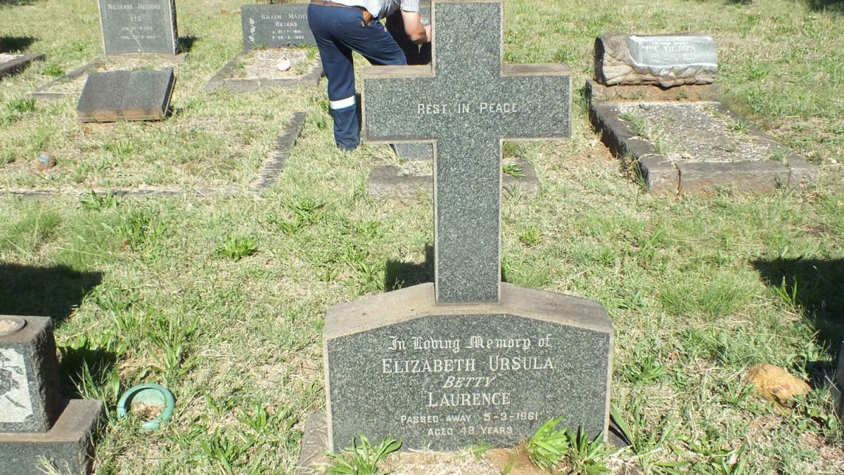 LAURENCE Elizabeth Ursula -1961