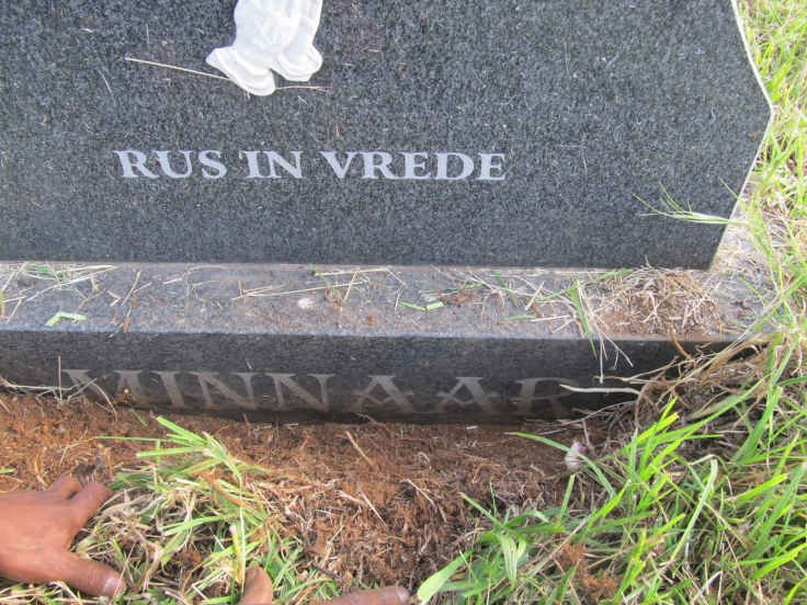 MINNAAR Jacob Jacobus 1944-2006 &amp; Johanna Francina 1951-